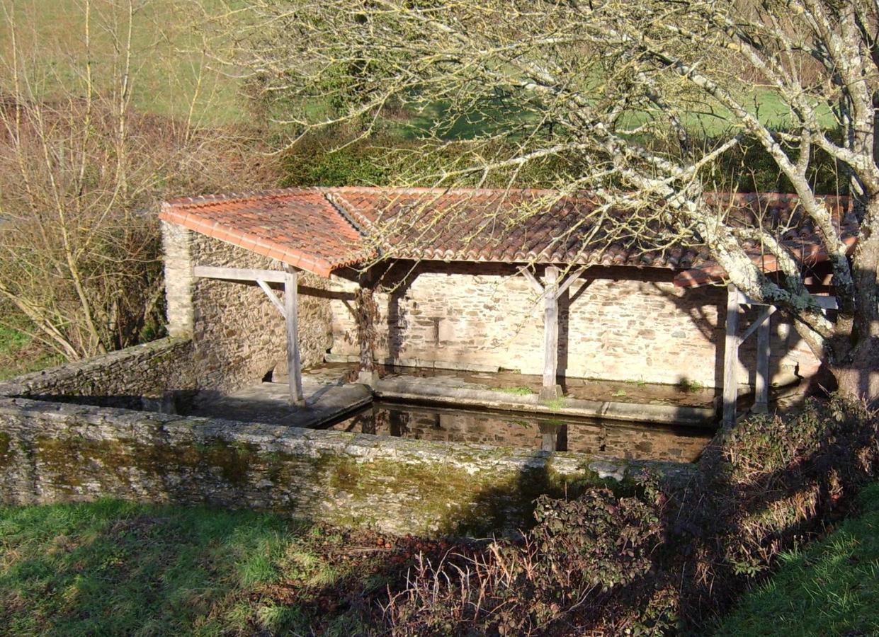 Chambres De La Porte Aux Moines Vouvant Eksteriør billede