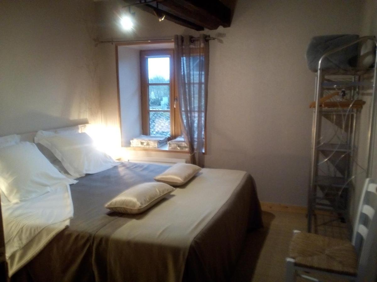 Chambres De La Porte Aux Moines Vouvant Eksteriør billede